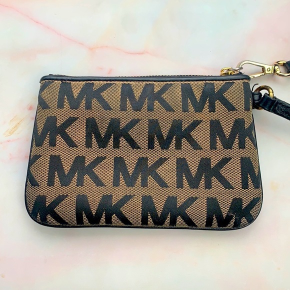 Micheal Kors wallet - Picture 1 of 4